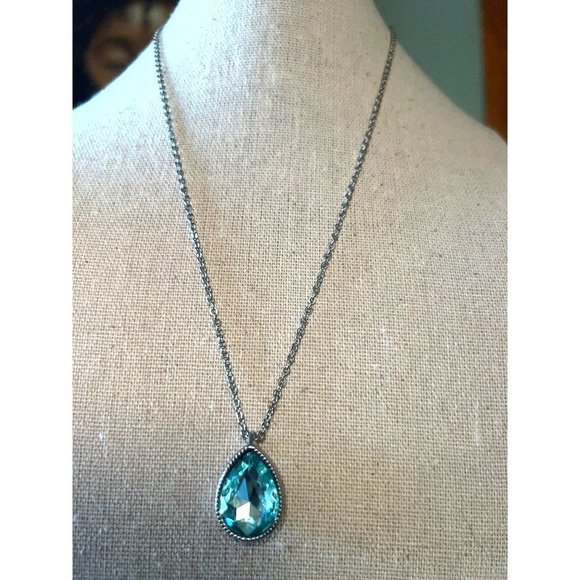 Charming Charlie Blue Crystal Pendant Necklace -- 18" - Picture 3 of 7